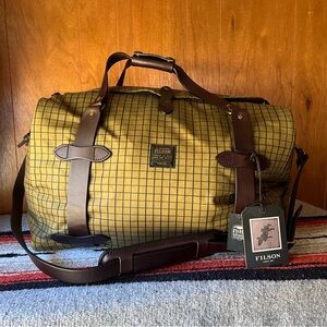 Filson Oil Finish Tin Cloth Duffle | Flyaway Green | Limited Edition 20248758
